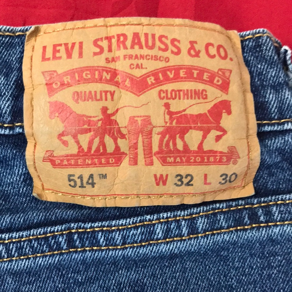 Lightly Distressed Levi’s 514 - Picture 4 of 8